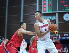 开元体育官网-赛后突围战来临；深圳男篮围绕法甲再遭质疑；引发热议；更衣室氛围转暖(篮球比赛进攻方向怎么规定)