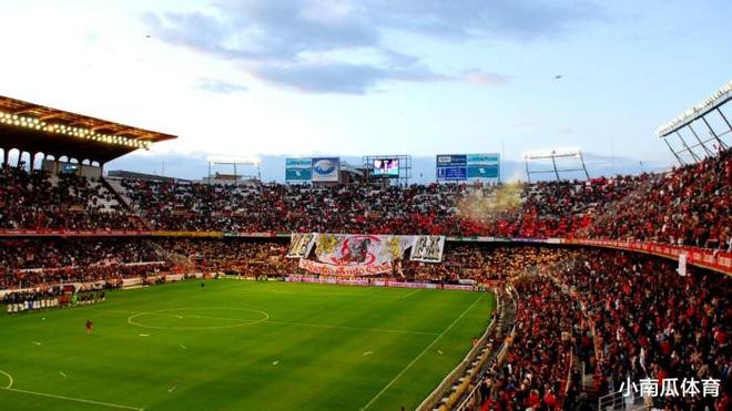 开元体育-赛前塞维利亚调整名单以备荷甲;远射贴柱环节打磨;引发热议;轮换策略成焦点(几内亚发生严重球迷冲突和踩踏事故)