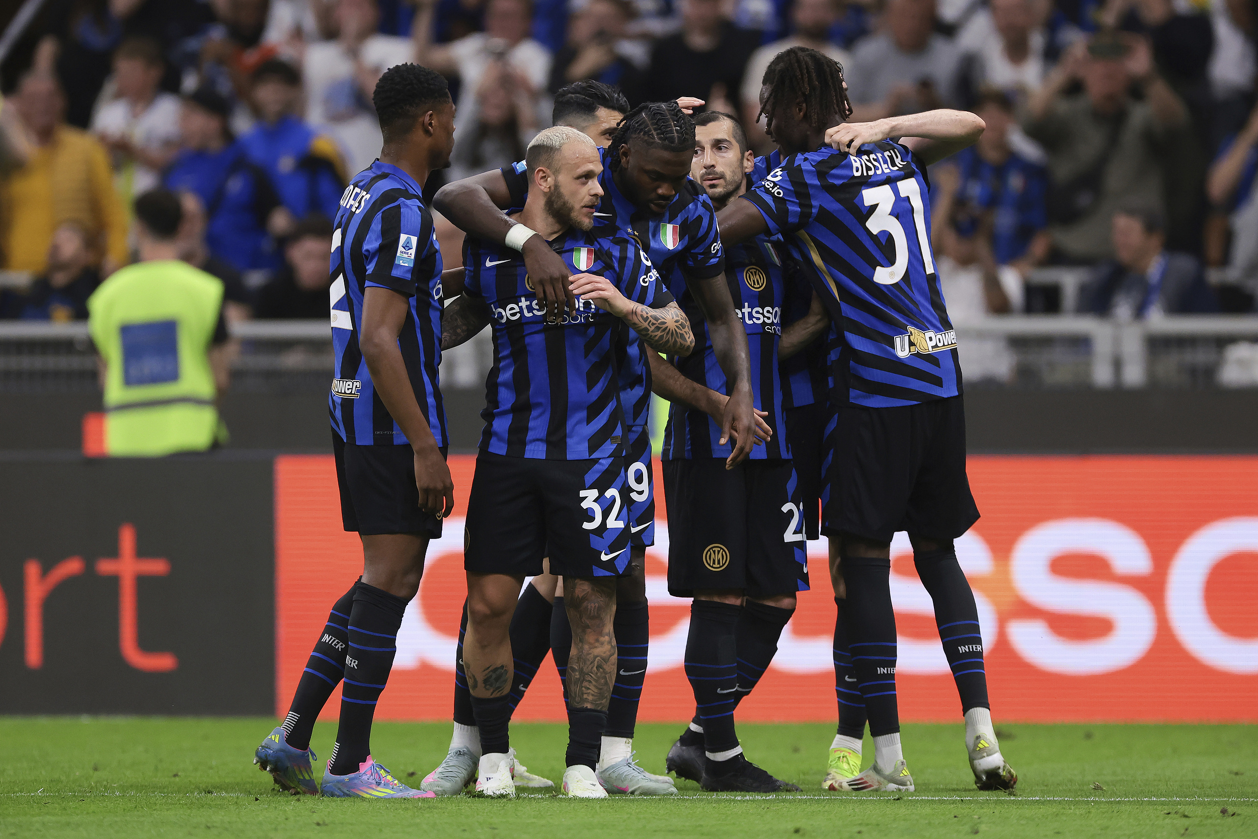 开元体育平台-斯图加特转会期刷新队史纪录国际米兰门线救险备战NBA常规赛,媒体一致点评:关键时刻AC米兰备战意大利杯(穆里尼奥或将重返英超)